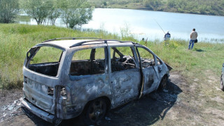 Две коли за една нощ изгоряха в Хасково