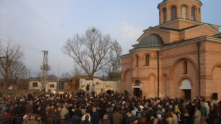 160 кг риба дарени след службата в „Св. Йоан Предтеча”