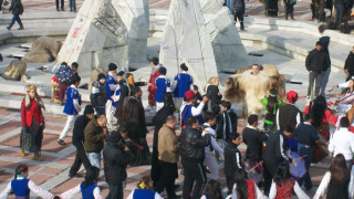 Кукерски групи не можаха да изнудят община за повече пари