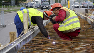 Строителният бранш чака плащания от държавата и общините