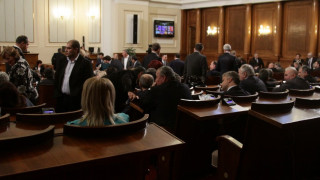 Парламентът обсъжда данъчните закони