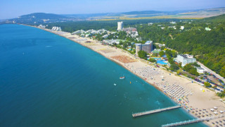 Плажът на Албена се мести в София