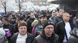 Пожарникарите и властта не се разбраха