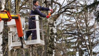 Община Разлог с пролетна уборка по села и паланки