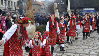 1 000 носии на площада в Разлог