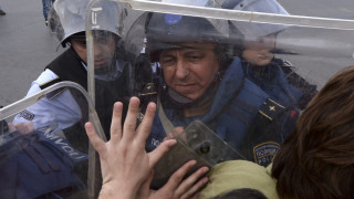 ВИДЕО: Антиправителствените протести тресат Македония 