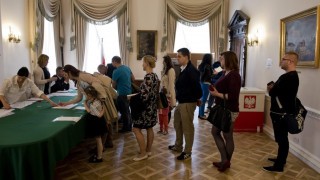 Тежки избори в Полша и Испания