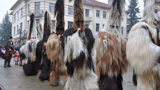 Млади и стари се стягат за кукерски фестивал в Разлог