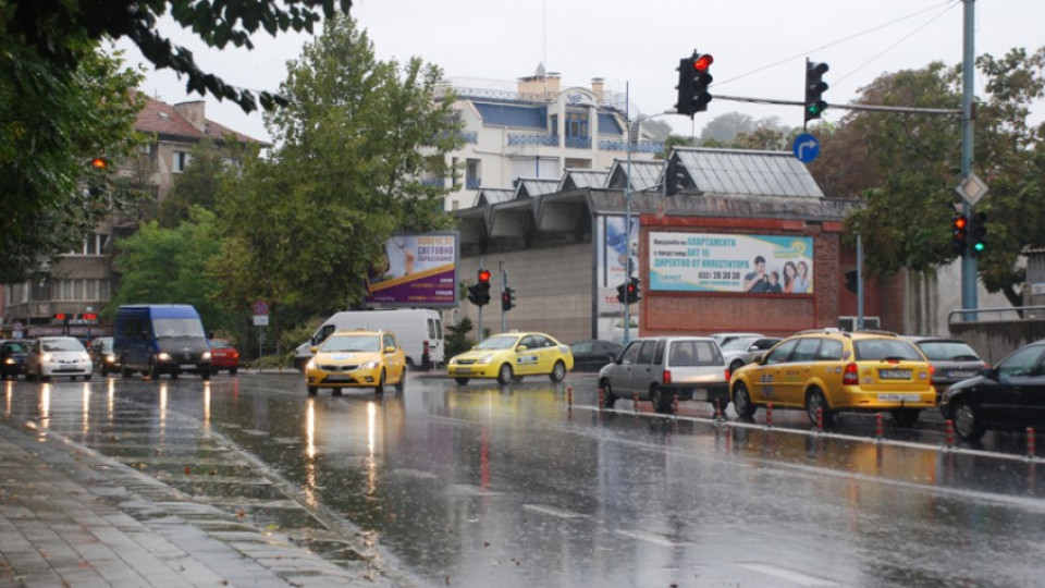 Проливен дъжд наводни Пловдив | StandartNews.com