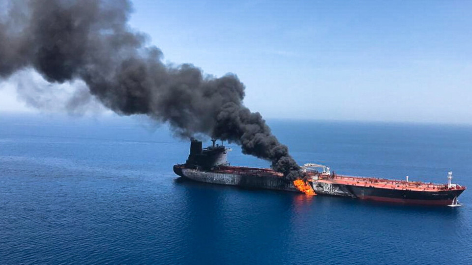 Петролни танкери обстрелвани край Иран | StandartNews.com