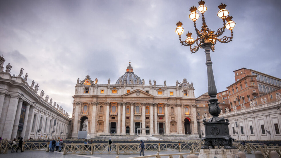 Папата промени името на архива на Ватикана | StandartNews.com