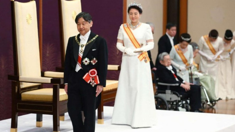 Японците посрещат новия император | StandartNews.com