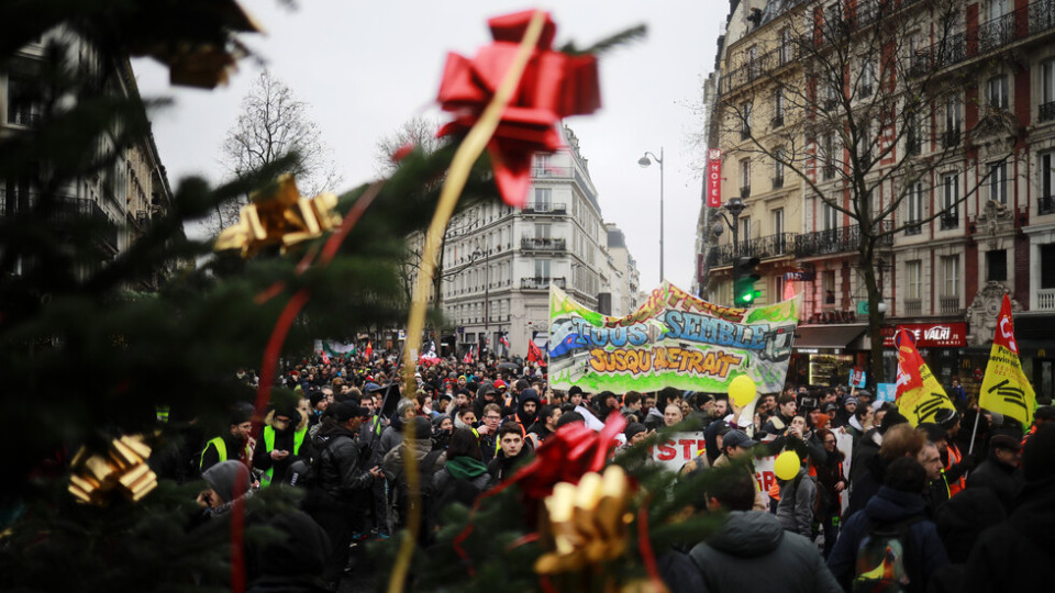 Заплашват да блокират Франция преди Коледа | StandartNews.com