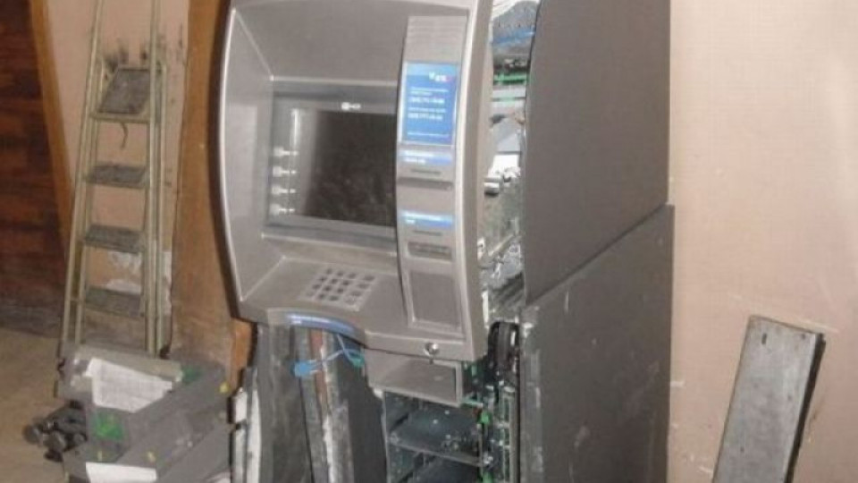 Къде банкоматът хапе най-малко /ТАБЛИЦА/ | StandartNews.com