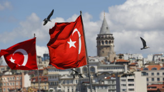 Арести в Турция след инцидент на предизборно събрание