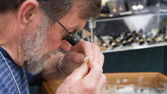 Rare professions.  Only in one city is he studying to be a jeweller
 – 2024-04-15 11:11:59