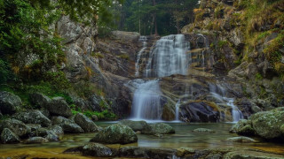 Два вида туризъм и пленяващ водопад в Пирин