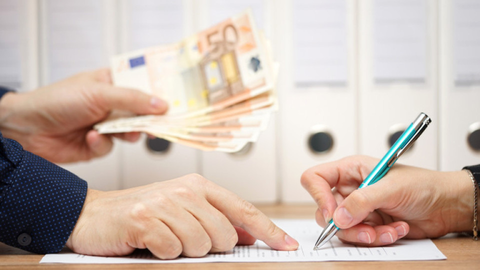 Възмездие! Лавина от дела срещу бързите кредити, Европа даде решението | StandartNews.com
