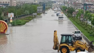 Потоп в Анкара,  шофьори блокирани на магистрала