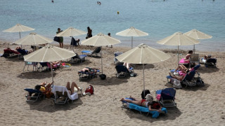 Българи се изпокараха заради плажа в Гърция! Голям проблем