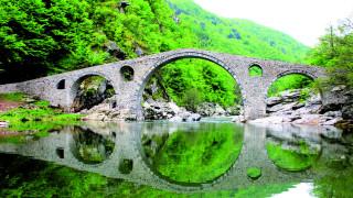 Непознатото богатство на България! Най-мистичният мост (УНИКАЛНА СНИМКА)