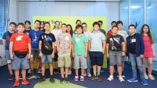 Ученици от 5-и до 12-и клас учат за роботизирани процеси и ESG в Yettel