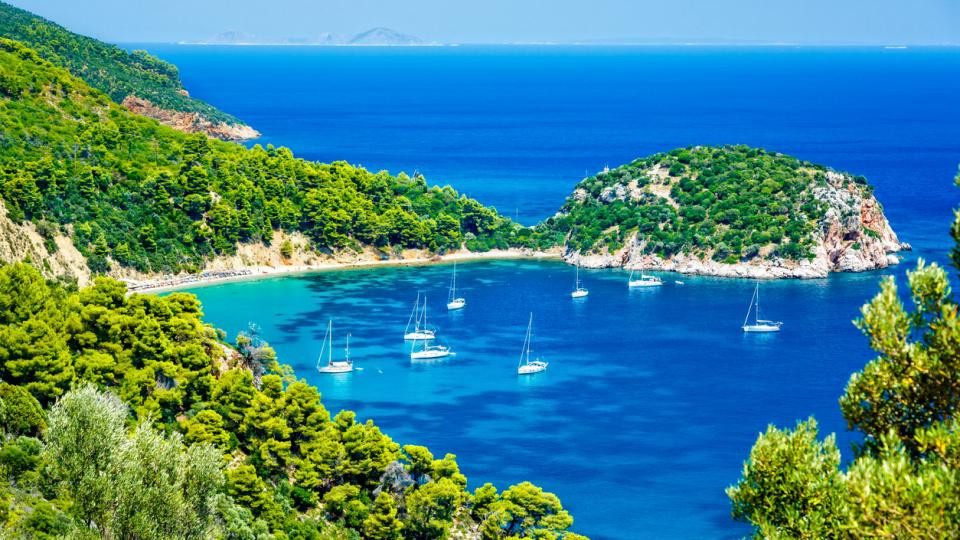 Чудо с десет българи на остров в Гърция! Как оцеляха | StandartNews.com