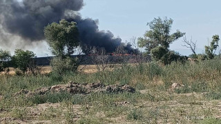 България пламна наново! Екипи на пожарната летят към различни места