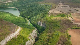 Красиво място смрази хората. Водата изчезна