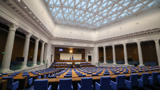 Ключов ден за парламента. Последно заседание преди старта на кампанията