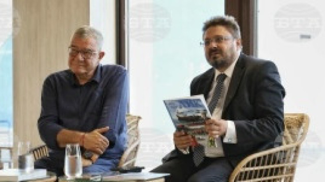 Kiril Valchev and Prof. Hristo Pimpirev presented the English edition of the LIC issue
 – 2024-09-26 19:17:03