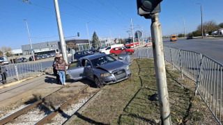 Голямо меле на "Ботевградско шосе" , градският транспорт е блокиран