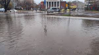 Голям наш град е под вода! Скандална причина