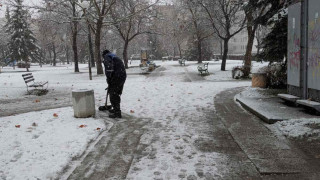 Граждани осъмнаха с фишове. Капанът е пред входа