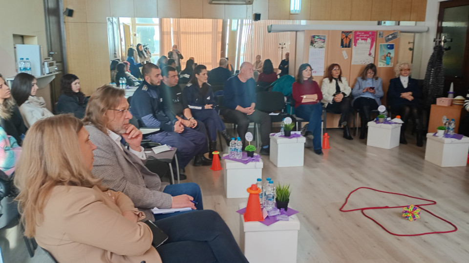 В Стара Загора се проведе междуинституционална среща с насоченост превенция и справяне с домашното насилие | StandartNews.com