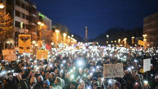 И Германия пламна. 160 000 на протест