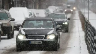 Рязка промяна във времето. Сняг в 13 области