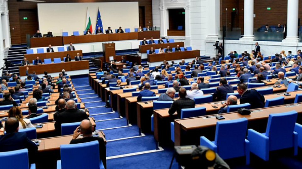 Високо напрежение в парламента! Искри заради искането за войски в Украйна | StandartNews.com