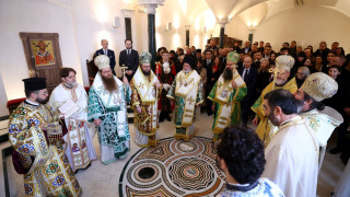 Голяма радост! Патриархът освети новия български храм в Лондон