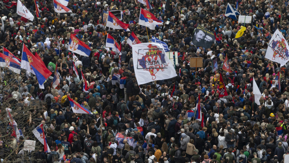 Напрежението расте! Половин милион по булевардите в Белград /НА ЖИВО/ | StandartNews.com